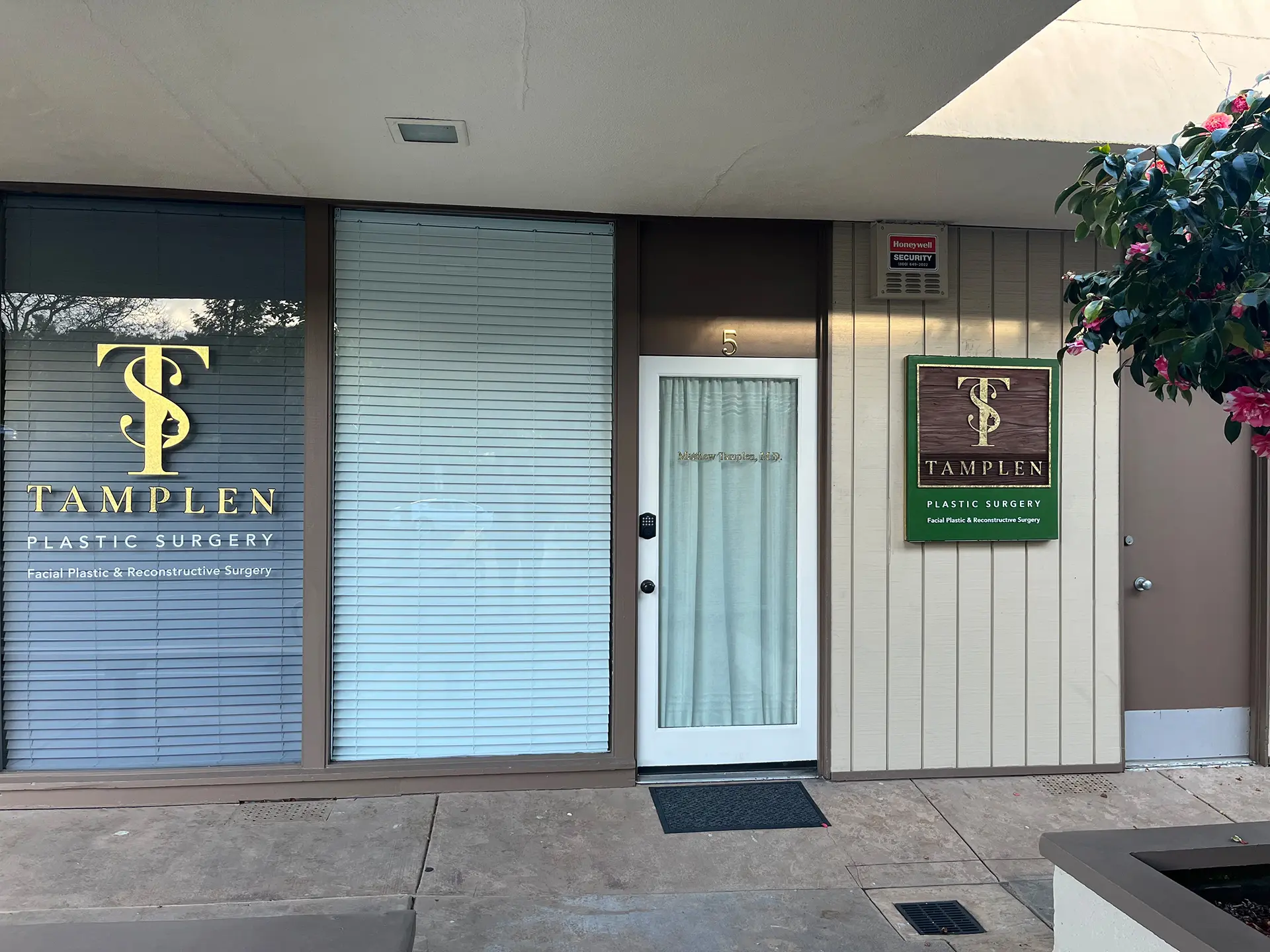 Tamplen Plastic Surgery Center in Orinda